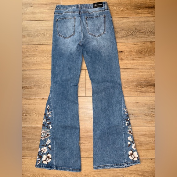 Re Generation Floral Embroidered Flare Jeans 11/30 NWOT Y2K - Picture 2 of 10